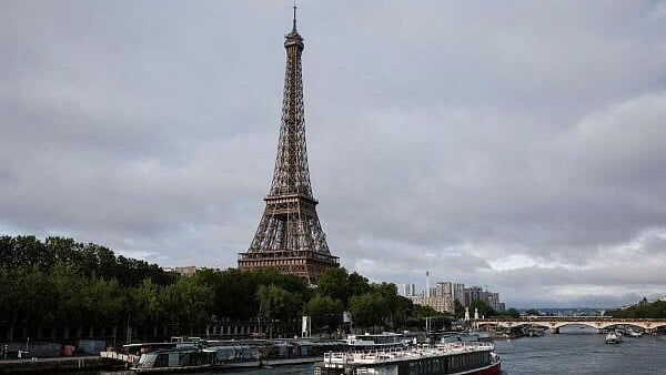 <div class="paragraphs"><p>View of the Eiffel Tower from River Seine</p></div>