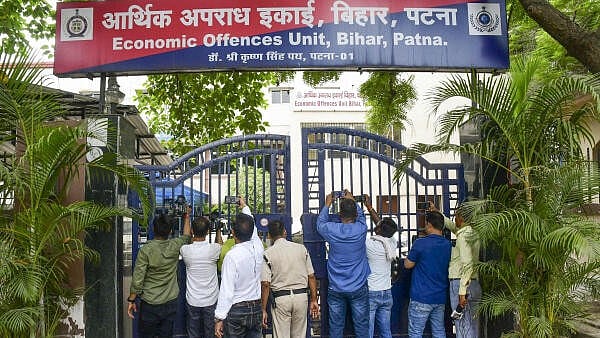 <div class="paragraphs"><p>Media persons outside the Economic Offences Unit (EOU) office as a team of CBI arrives here to probe into the alleged rregularities in NEET-UG exam, in Patna, Monday, June 24, 2024.</p></div>