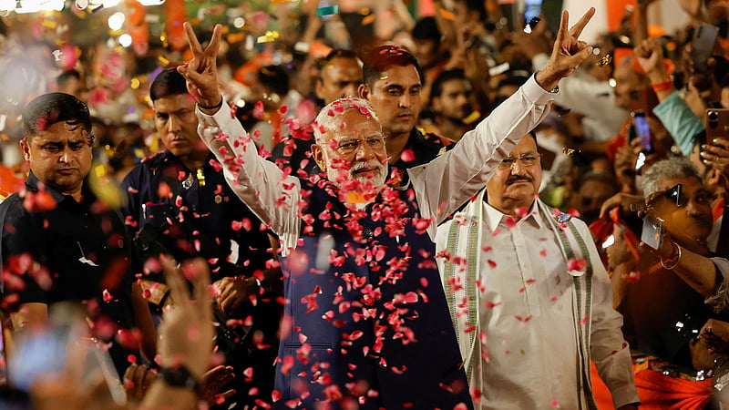 PM Modi news: Narendra Modi tenders resignation to President Droupadi ...