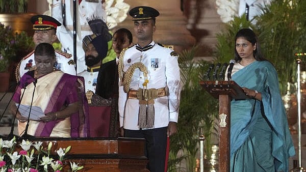 <div class="paragraphs"><p>President Droupadi Murmu administers the oath of office to BJP leader Raksha Khadse during the swearing-in ceremony of new Union government, at Rashtrapati Bhavan in New Delhi.</p></div>