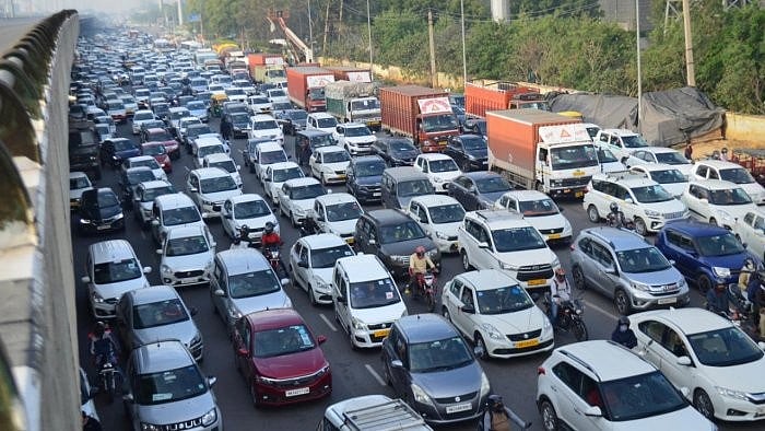 <div class="paragraphs"><p>Image showing traffic in Delhi.</p></div>