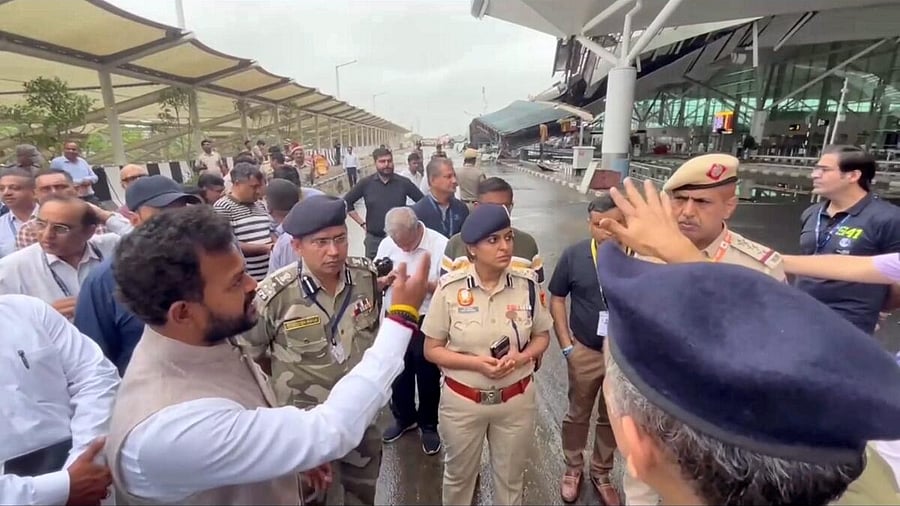 <div class="paragraphs"><p>Union Civil Aviation Minister K Rammohan Naidu visits the Delhi airport after a portion of the roof of the Terminal-1 collapsed amid heavy rain.</p></div>