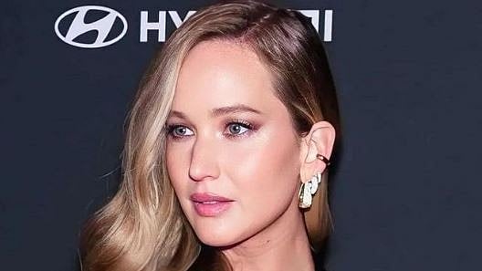 <div class="paragraphs"><p>Jennifer Lawrence</p></div>