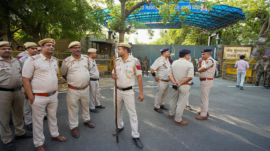 <div class="paragraphs"><p>Teams have been formed to arrest the accused.</p></div>