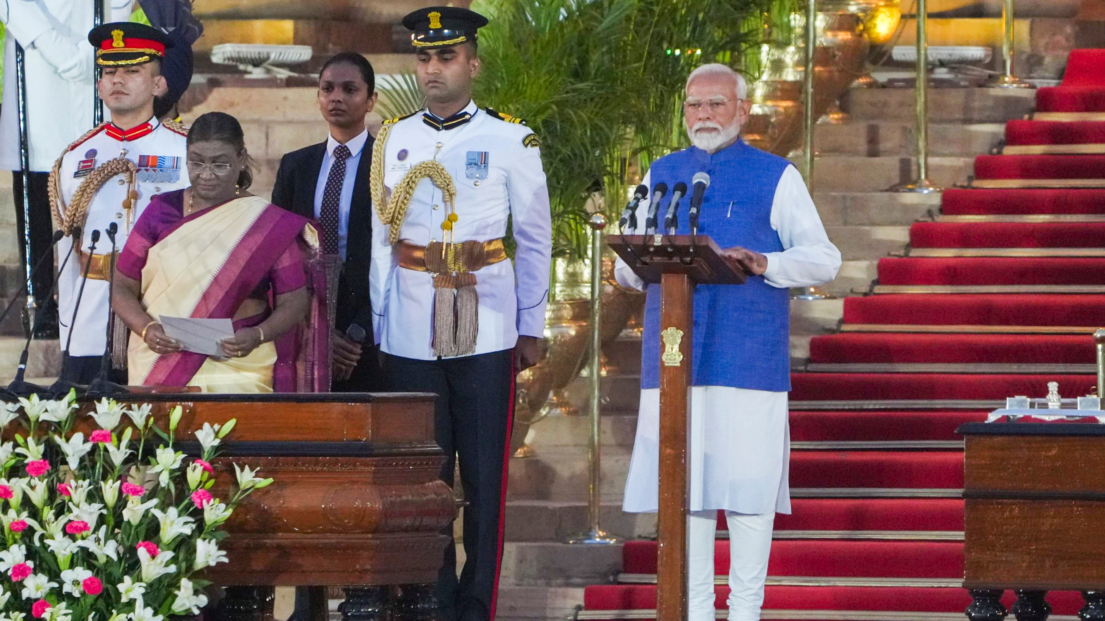 Modi Sign In Pics| PM Narendra Modi's swearing-in ceremony