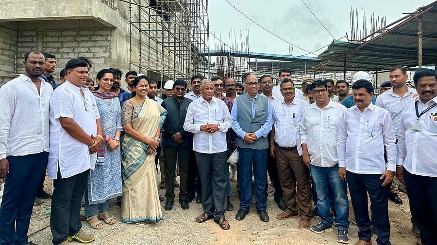 <div class="paragraphs"><p>Minister of State for Railways V Somanna inspects the redevelopment of the Yeshwantpur station on Sunday.</p></div>