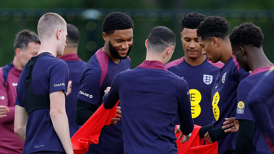<div class="paragraphs"><p>England players training ahead of Euro 2024.</p></div>