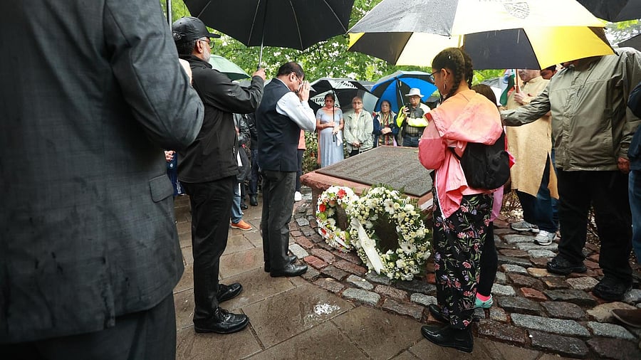<div class="paragraphs"><p>Indian High Commission members pay tribute to victims of the 1985 Kanishka bombing, June 23, 2024.</p></div>