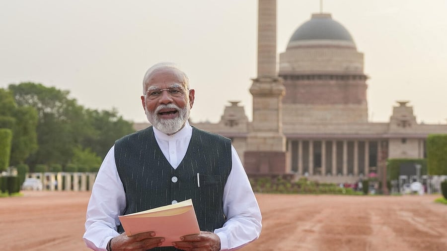 <div class="paragraphs"><p>Prime Minister Narendra Modi addresses the media at the Rashtrapati Bhavan after a meeting with President Droupadi Murmu, in New Delhi.</p></div>
