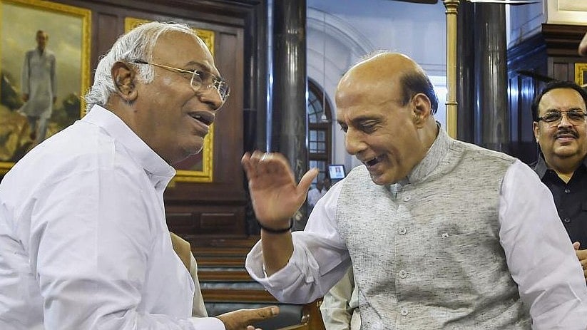 <div class="paragraphs"><p>Rajnath Singh and senior Congress president Mallikarjun Kharge.</p></div>