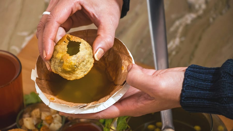 <div class="paragraphs"><p>Representative image showing a pani puri vendor.</p></div>