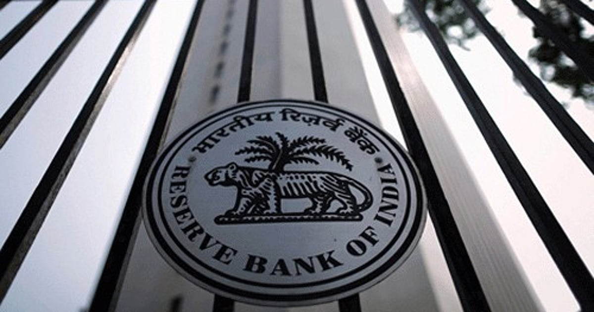 RBI's reserve maintenance system for banks failed on Tuesday, say traders