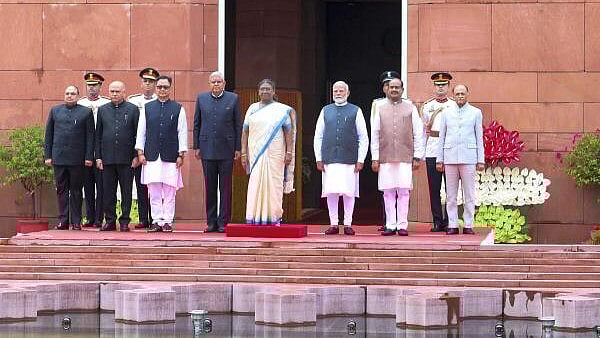<div class="paragraphs"><p>President Droupadi Murmu with Vice President Jagdeep Dhankhar, Prime Minister Narendra Modi, Lok Sabha Speaker Om Birla and Union Minister Kiren Rijiju at the Parliament House complex before her address to the joint sitting of of the Lok Sabha and Rajya Sabha, in New Delhi.</p></div>