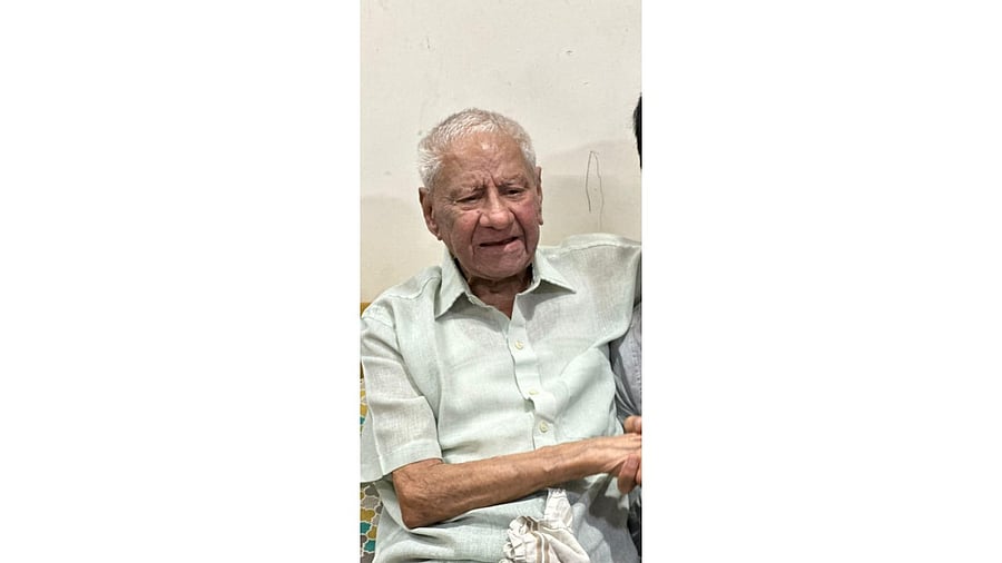 <div class="paragraphs"><p>Former MLC Madhu Deolekar</p></div>