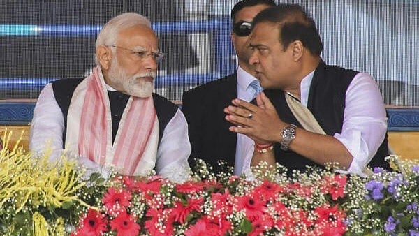 <div class="paragraphs"><p>(L to R) Prime Minister Narendra Modi with Assam Chief Minster Himanta Biswa Sarma.</p></div>