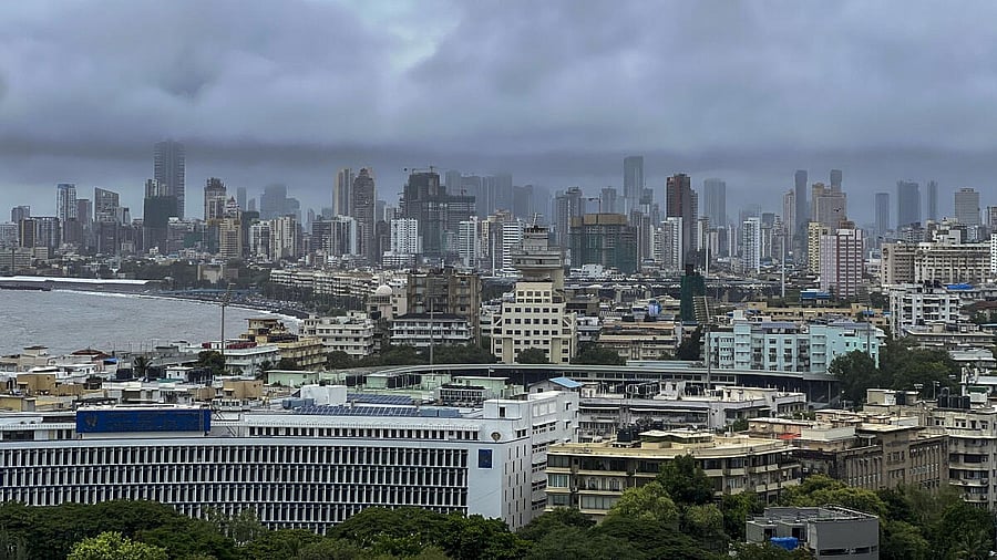 <div class="paragraphs"><p>Buidings in Mumbai</p></div>