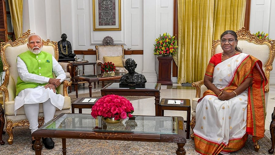 <div class="paragraphs"><p>Prime Minister Narendra Modi meets President Droupadi Murmu to submit his resignation letter as the 17th Lok Sabha comes to an end, at Rashtrapati Bhavan, in New Delhi.   </p></div>