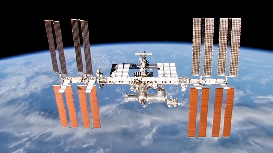 <div class="paragraphs"><p>Mars Odyssey hits 100,000 orbits.</p></div>