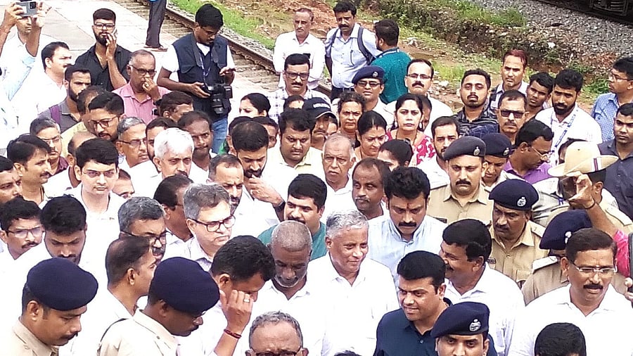 <div class="paragraphs"><p>Union Minister of State (MoS) for Railways V Somanna visits Mangaluru Central Railway Station on Wednesday. </p></div>