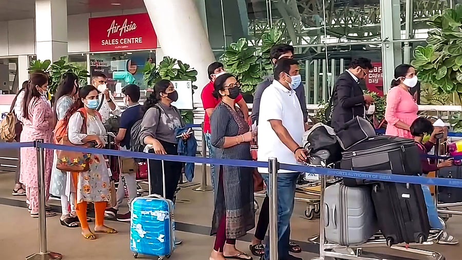 <div class="paragraphs"><p> Passengers are seen stranded at the airport due to the ongoing Microsoft outage, in Chennai, Friday, July 19, 2024. Airport and airline operations faced significant  disruptions on Friday due to the outage, with airlines issuing advisories to passengers.</p></div>
