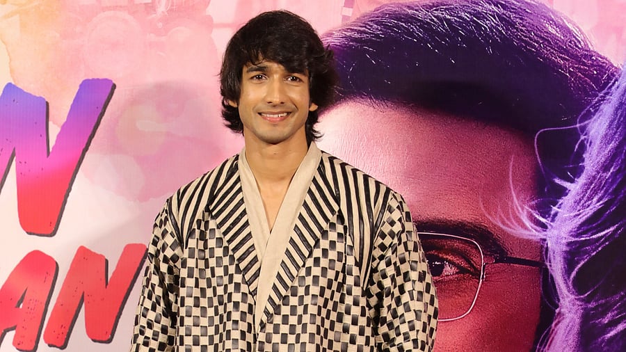 <div class="paragraphs"><p>Actor Shantanu Maheshwari poses for photos during the trailer launch of his upcoming film Auron Mein Kaha Dum Tha, in Mumbai. </p></div>