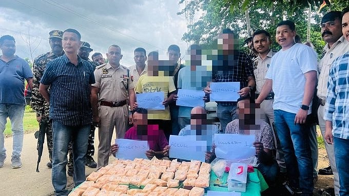 <div class="paragraphs"><p>The CM congratulated the police team for the successful operation.</p></div>