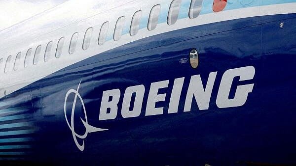 <div class="paragraphs"><p>The Boeing logo. </p></div>