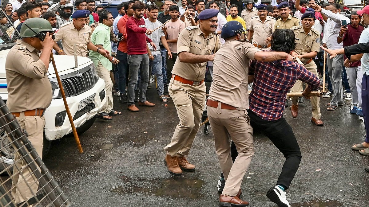 Pune Violence: BJP & Congress Clash Over Shivaji-Tipu Remarks, 9 Injured
