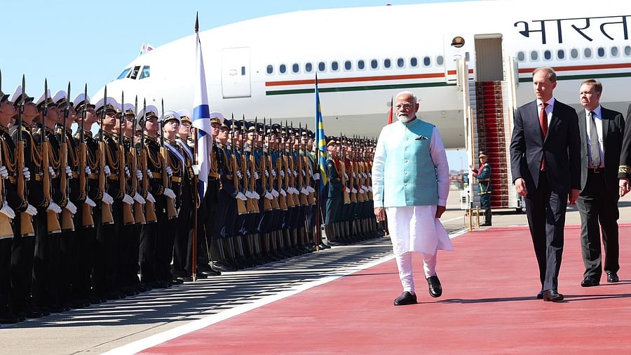 <div class="paragraphs"><p>Modi was received at the Vnukovo-II airport by Russia's First Deputy Prime Minister Denis Manturov.</p></div>