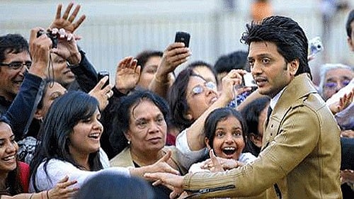 <div class="paragraphs"><p>Actor-filmmaker Riteish Deshmukh with fans </p></div>