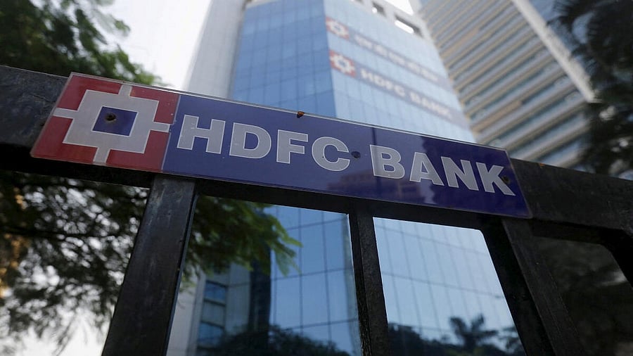 <div class="paragraphs"><p>FILE PHOTO: The headquarters of India's HDFC bank is pictured in Mumbai.</p></div>