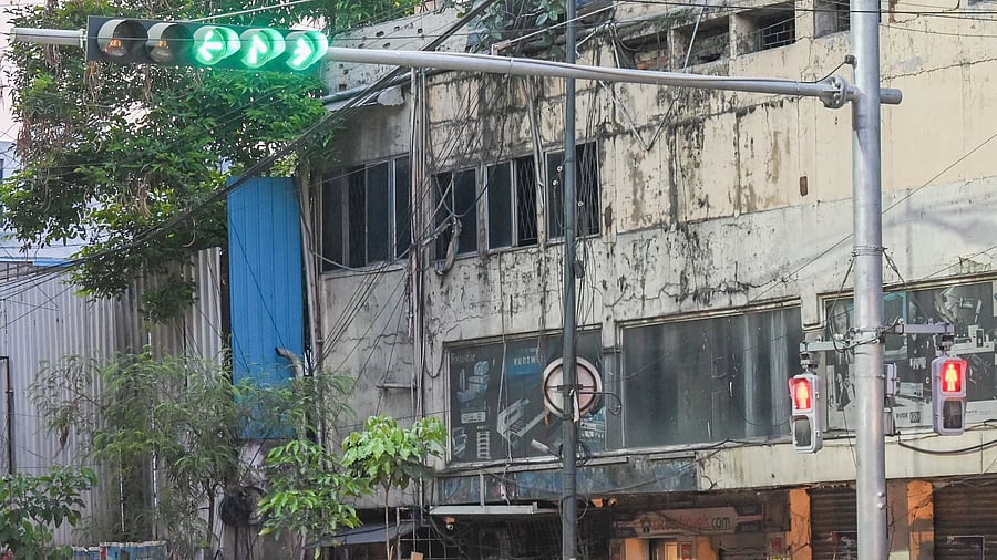 <div class="paragraphs"><p>The Japanese traffic signal control system installed at Shoolay Circle in the city. </p></div>