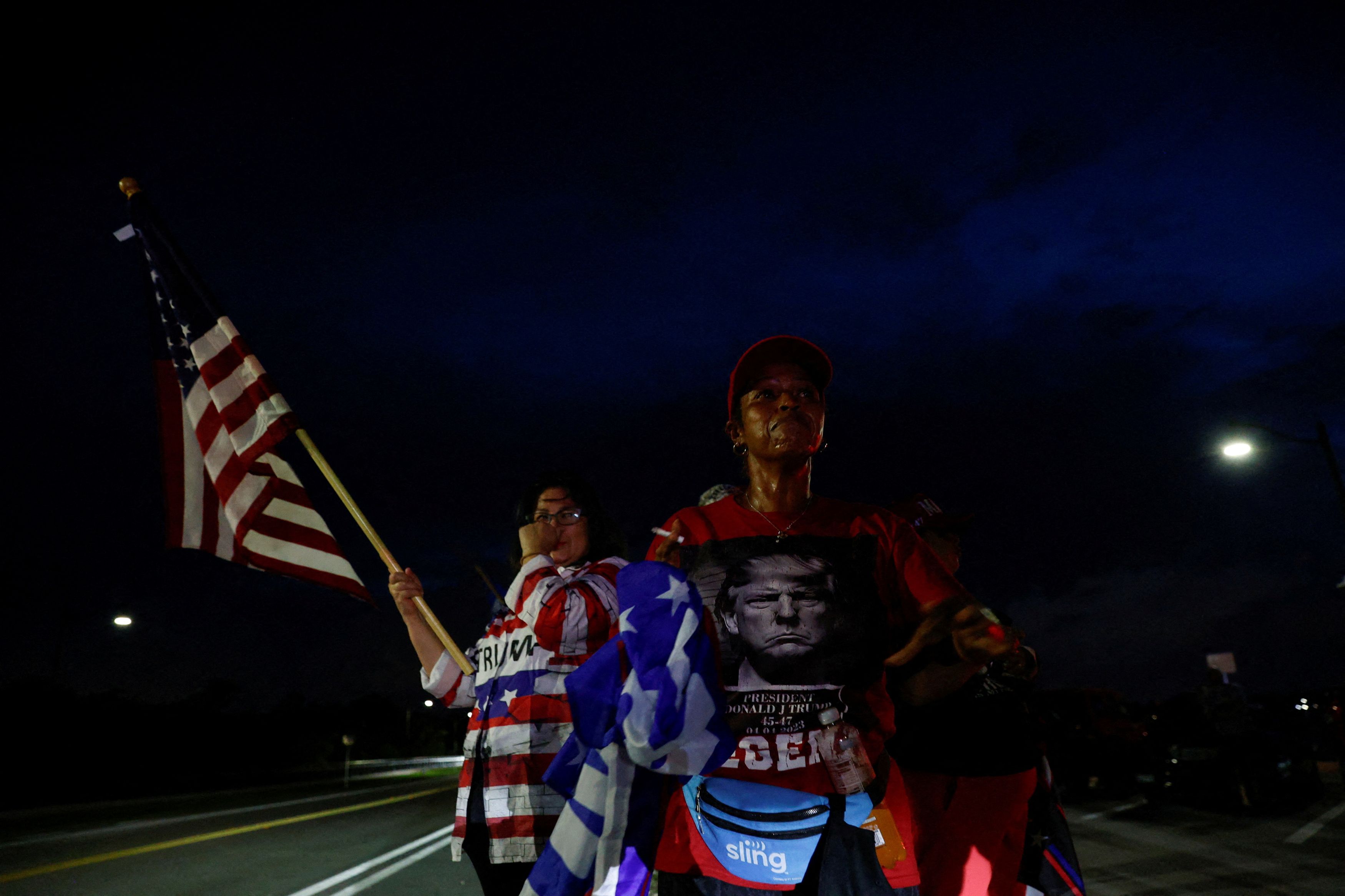 In Pics | Donald Trump Rally Shooting: Supporters show solidarity ...