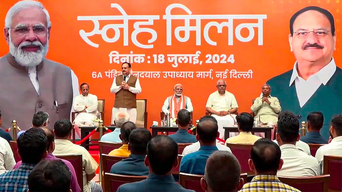 PM Modi meets longtime BJP workers and staff at party headquarters