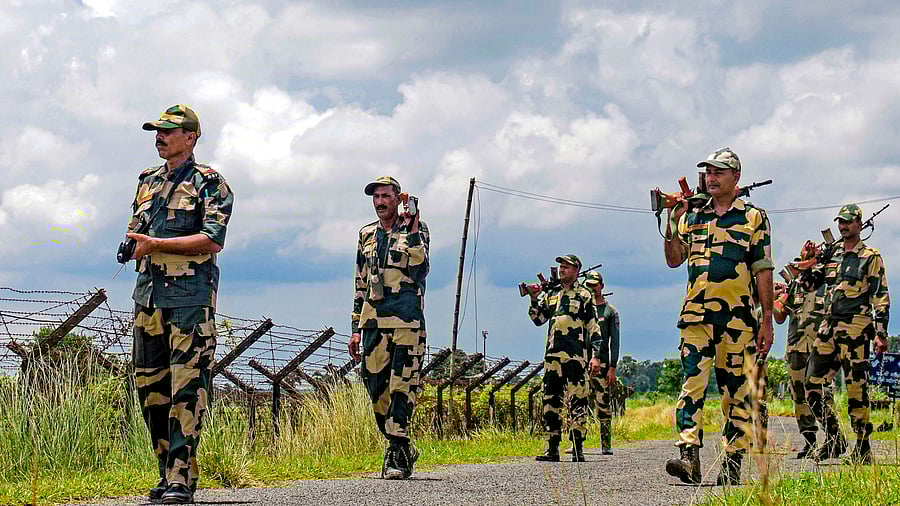 <div class="paragraphs"><p>Border Security Force (BSF) personnel </p></div>