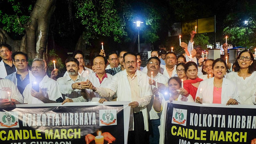 <div class="paragraphs"><p>Doctors from Indian Medical Association (IMA) stage a protest against the Kolkata doctor rape and murder case. (Representative image)</p></div>