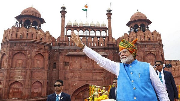 <div class="paragraphs"><p>Prime Minister Narendra Modi greets the gathering at the Red Fort on 78th Independence Day, in New Delhi, Thursday, Aug. 15, 2024. </p></div>