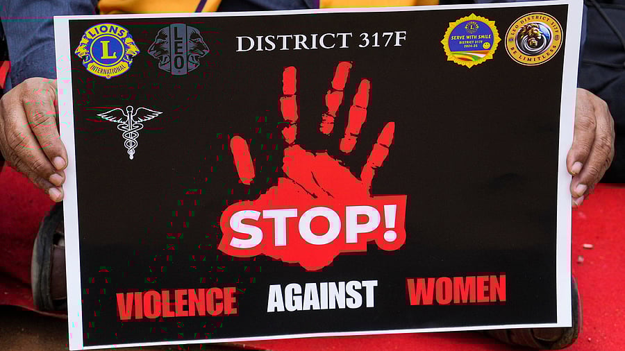 <div class="paragraphs"><p>The accused was caught by the family members of the woman and some local residents.</p></div>