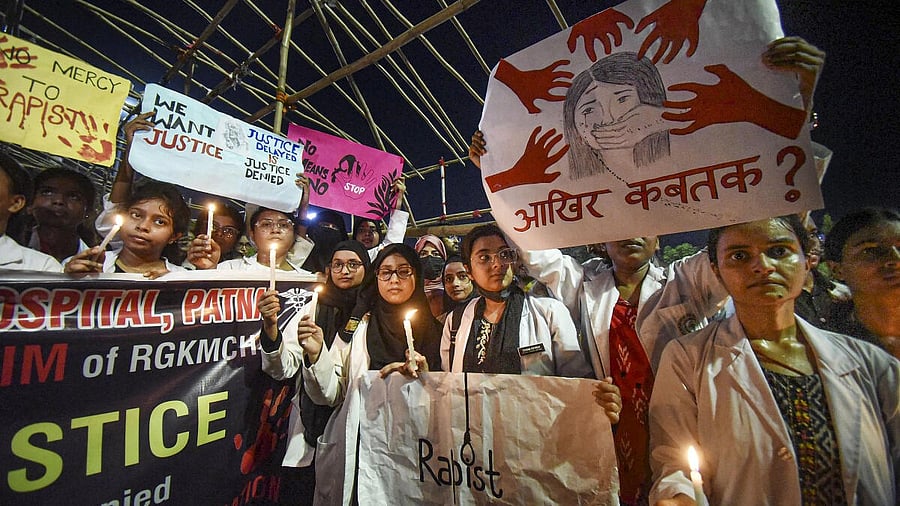 <div class="paragraphs"><p>Ayurvedic and Unani Doctors stage a candlelight vigil demanding justice for a woman doctor who was allegedly raped and murdered at Kolkata's R G Kar Medical College and Hospital, in Patna. Image or representation.&nbsp;</p></div>