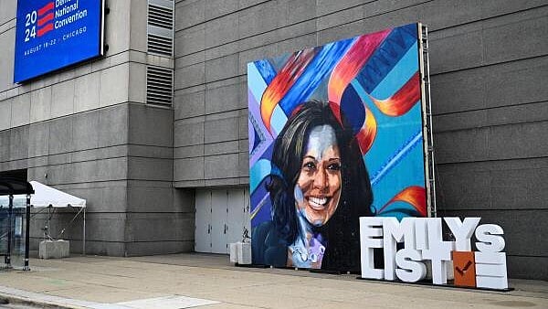 <div class="paragraphs"><p>painting depicting U.S. Vice President and Democratic presidential nominee Kamala Harris is placed outside the United Center, the host venue of the Democratic National Convention (DNC) in Chicago, Illinois, US. </p></div>