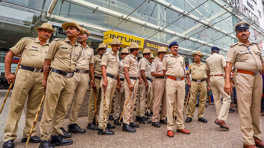 <div class="paragraphs"><p>Bengaluru: Police personnel guard a mall. Representative image</p></div>