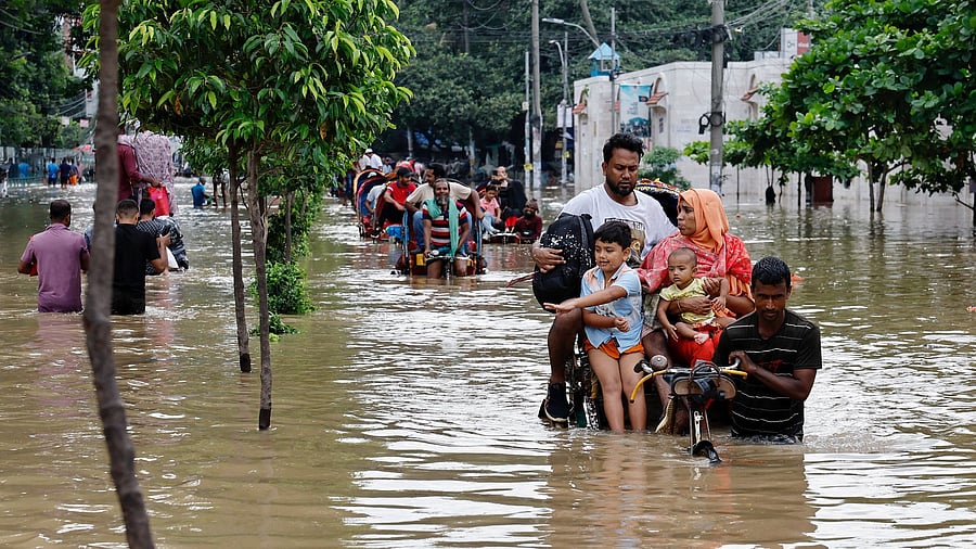 <div class="paragraphs"><p>Hundreds of vehicles, including passenger bus services and lorries, plying from the Chattogram port city to Dhaka and elsewhere were stranded due to the sudden rush of water.</p></div>