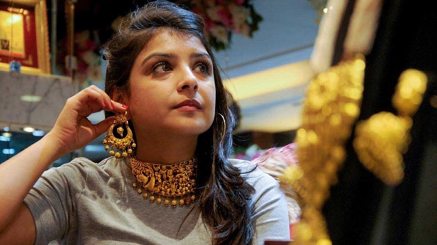 <div class="paragraphs"><p>In the Budget, the import duty on gold and silver was cut to 6 per cent from the earlier 15 per cent. </p></div>