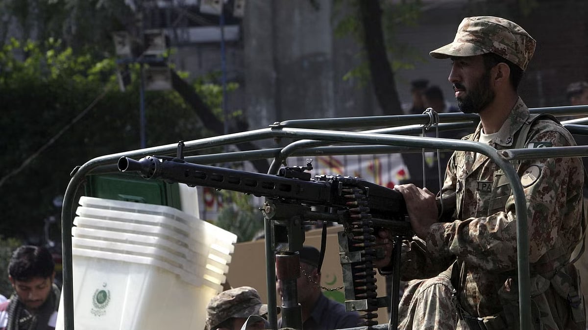 Pakistan Army officer, 5 soldiers killed in gunfight with terrorists in ...