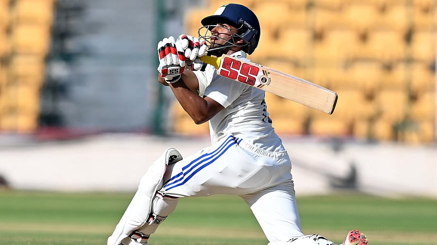 <div class="paragraphs"><p>Musheer Khan produced a well-measured 181 to guide India B to a healthy total against India A during their Duleep Trophy game at the M Chinnaswamy Stadium in Bengaluru on Friday. </p></div>