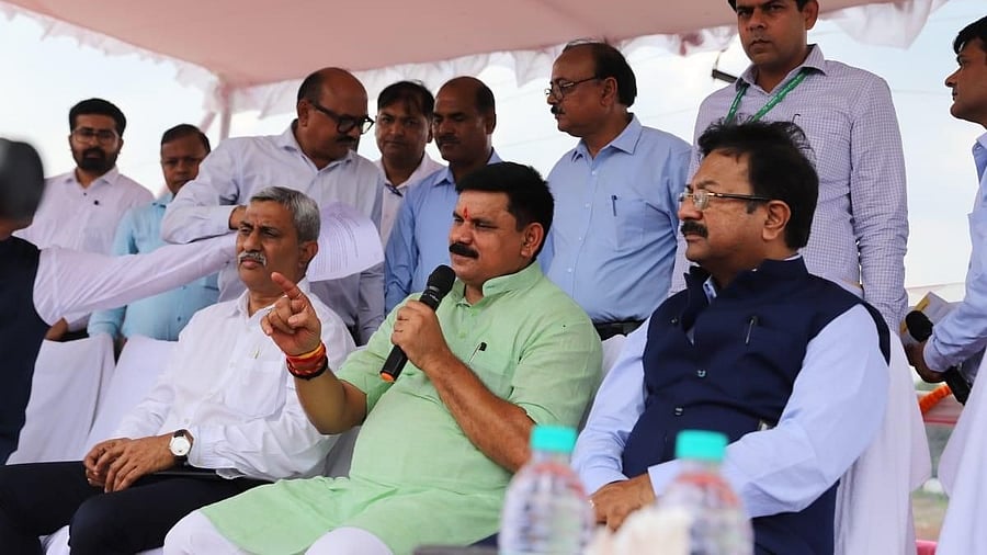 <div class="paragraphs"><p>Minister of State for Coal &amp; Mines&nbsp;Satish Chandra Dubey chairing  a review meeting at the BCCL headquarters in Dhanbad, Jharkhand. BCCL said that the claims on a social media video that a company official fixed the pyjamas  Satish Chandra Dubey are false and misleading.</p></div>