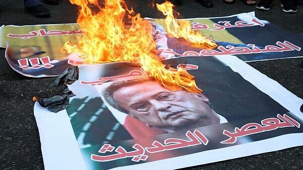 <div class="paragraphs"><p>Protest in support of the arrest of former Lebanese central bank chief Riad Salameh</p></div>