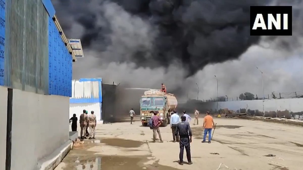 Gujarat fire news: Watch | Massive fire breaks out at Gujarat ...