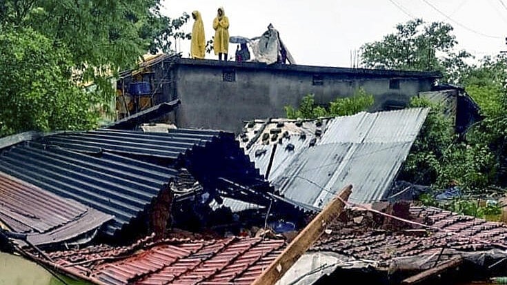 <div class="paragraphs"><p>A collapsed house amid continuous rains, in Gondia.</p></div>