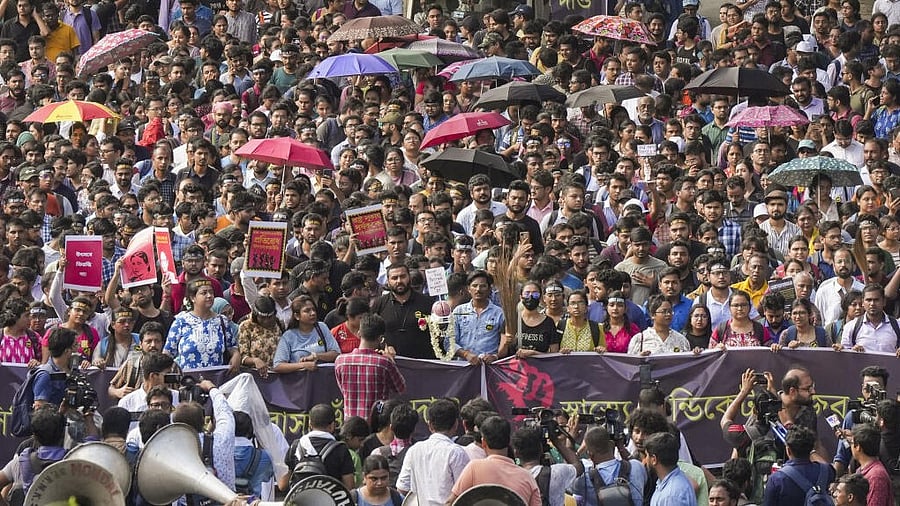 <div class="paragraphs"><p> Junior doctors march towards Swasthya Bhawan during a protest over RG Kar Hospital rape and murder incident, in Kolkata, Tuesday. </p></div>